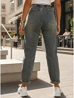 Dámske sivé džínsy s vysokým pásom v mom fit strihu FashionStreet UY3002 Dámske sivé džínsy s vysokým pásom v mom fit strihu FashionStreet UY3002