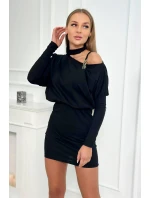 Šaty so zdobením na ramenách čiernej