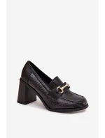 Półbuty Damskie Na Słupku Z Tłoczeniem I Złotym Detalem Czarne Novella