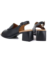 Dámske kožené sandále na podpätku čierne Vinceza 26-66920