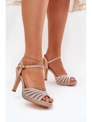 Sandále na podpätku model 209927 Vykročte štýlovo