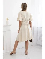 Šaty s vrstveným výstrihom béžové