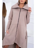 Zateplené šaty s dlhšími bokmi tmavo béžové