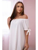 Šaty viazané na rukávy biele