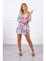 Kvetinové šaty s viazaním v páse vo fialovej farbe