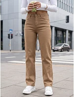 Dámske džínsy s vysokým pásom a klasickým strihom v kamelovej farbe FashionStreet UY3095 Dámske džínsy s vysokým pásom a klasickým strihom v kamelovej farbe FashionStreet UY3095