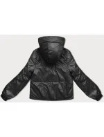 Krátka čierna dámska bunda s kapucňou (B8216-1) Krátka čierna dámska bunda s kapucňou (B8216-1)