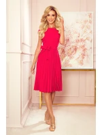 LILA - Plisované dámske šaty v malinovej farbe s krátkymi rukávmi 311-5