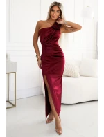 580-2 AURORA dlhé saténové šaty na jedno rameno s ružami - bordové