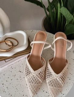 Sandály z pleteniny na jehlovém podpatku světle béžové Hanelis