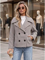 Dámsky krátky dvojradový kabát v béžovej farbe FashionStreet NY0813 Dámsky krátky dvojradový kabát v béžovej farbe FashionStreet NY0813