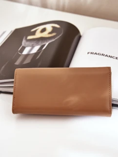 Eko Skórzany Gładki Portfel Damski Ciemnobeżowy Erolia