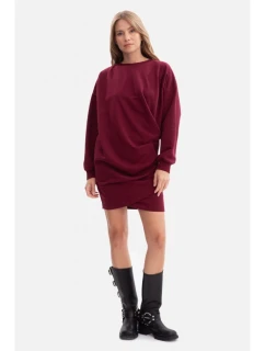 B298 Pletené šaty s bočnými záhybmi - bordové