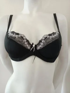 Vystužená podprsenka s kosticou 047 čierna - Kostar