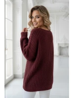 661-1 Teplý oversize sveter s vlnenou väzbou a výstrihom do V - bordový
