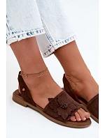 Kožené semišové sandály na nízkém podpatku s ozdobným květem Zazoo 407471 Čokoládové