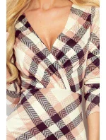 Béžovo-čierne kárované vypasované dámske šaty s preloženým obálkovým výstrihom a dlhými rukávmi 387-2 Béžovo-čierne kárované vypasované dámske šaty s preloženým obálkovým výstrihom a dlhými rukávmi 387-2