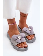 Klapki Damskie Z Ozdobą Na Niskiej Platformie Szare Cedrella