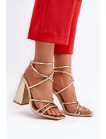 Sandále na podpätku model 193938 Krok vo veľkom štýle