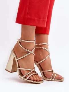 Sandále na podpätku model 193938 Krok vo veľkom štýle