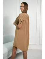 Šaty s viazanými rukávmi v ťavej farbe