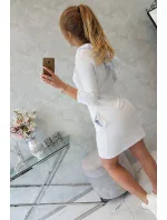 Šaty s kapucňou a vreckami biele