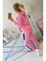 Športová sada s pruhmi svetlo ružová