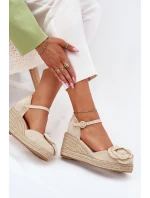 Damskie Sandały Na Koturnie Z Plecionką I Szydełkowym Kwiatem Beżowe Ismilea