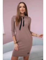 Šaty s viazaným moka výstrihom