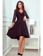 Čierne dámske šaty s dlhším zadným dielom as čipkovaným výstrihom model 7776696 Čierne dámske šaty s dlhším zadným dielom as čipkovaným výstrihom model 7776696