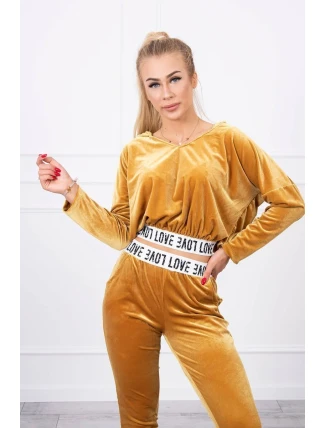 Velúrová súprava s kapucňou v horčicovej farbe