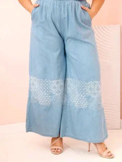 Plus veľkosť dámske široké nohavice s etnickou výšivkou svetlo denim