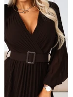 414-11 KLARA plisované elegantné midi šaty s opaskom a výstrihom - čokoládové