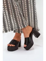 Damskie Klapki Z Eko Skóry Na Słupku I Platformie Czarne Tamirella