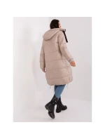 Dámska zimná bunda béžová prešívaná SUBLEVEL s dĺžkou po kolená (D50048X44518B3)