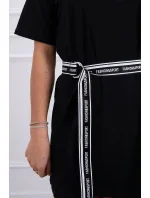 Šaty s ozdobným pásikom čierne