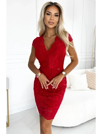 316-9 Čipkované šaty s krátkymi rukávmi a výstrihom - ČERVENÉ
