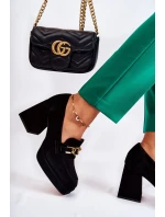 Zamszowe Czółenka Z Ozdobnym Łańcuchem Laura Messi 2444 Czarne