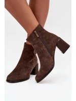 Zamszowe Botki Na Słupku Ocieplane Z Ozdobnym Detalem Artiker 57C0017 Brązowe