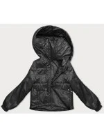 Krátka čierna dámska bunda s kapucňou (B8216-1) Krátka čierna dámska bunda s kapucňou (B8216-1)