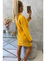 Horčicové šaty s kravatou