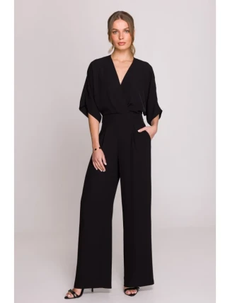 S395 Kombinéza so širokými nohavicami a zavinovacím výstrihom - čierna