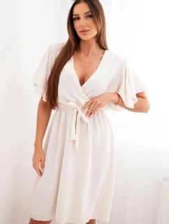 Šaty so skladaným výstrihom svetlo béžové