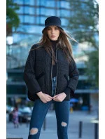 Tenká čierna dámska bunda s ozdobným prešívaním (JIN226)