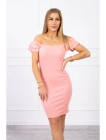 Rebrované šaty s volánikmi v marhuľovej farbe