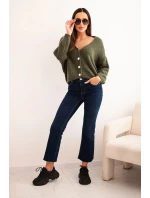 Dámsky sveter s výstrihom do V a khaki gombíkmi Dámsky sveter s výstrihom do V a khaki gombíkmi