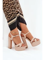 Sandały Damskie Na Wysokim Słupku I Platformie Lakierowane Beżowe Jovenes