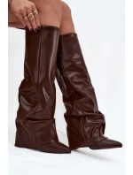 Zateplené dámské kozačky s obráceným lemem na podpatku čokoládové Elivira