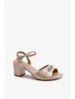 Sandále na podpätku model 196331 Krok vo veľkom štýle Sandále na podpätku model 196331 Krok vo veľkom štýle