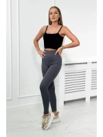 Pruhované legíny v grafitovej farbe